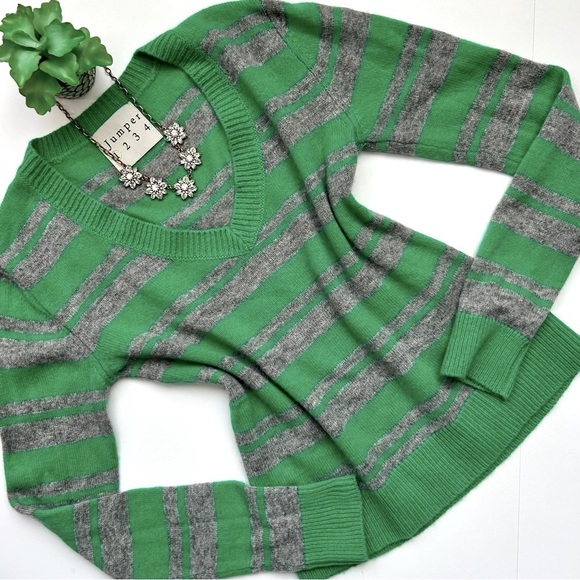 Jumper 1234 100% Cashmere Sweater Kelly Green Gray Striped V-Neck Size 1 / Small - Picture 1 of 8